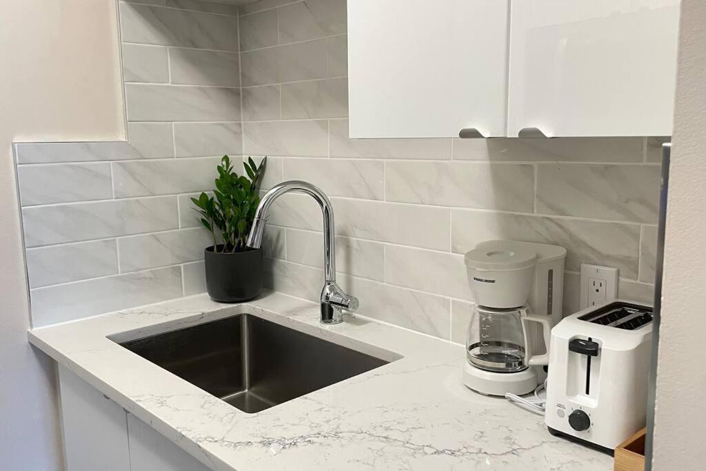 Unit #303 Mountain View 1Br In Canmore Downtown Exteriör bild